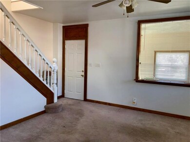 SPACIOUS 12X17 LIVING ROOM WITH BEAUTIFUL ORIGINAL