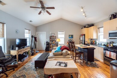 1821 W Augusta Blvd unit 2R, Chicago, IL 60622 - photo 3