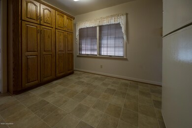 9300 Thixton Ln, Louisville, KY 40291 - photo 7
