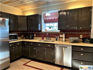 1012 N San Marcos St, Seguin, TX 78155 - photo 4