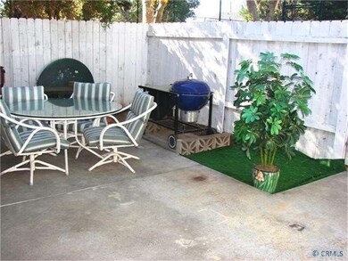 Large, enclosed rear patio with no neighbors direc