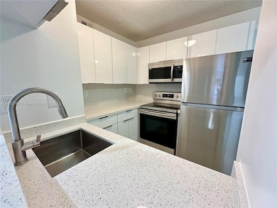 15609 SW 73rd Cir Terrace unit 89, Miami, FL 33193 - photo 6