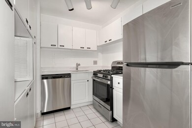 Claridge House unit 905 N, Washington, DC 20037 - photo 5