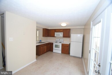 6352 Greenfield Rd, Elkridge, MD 21075 - photo 6