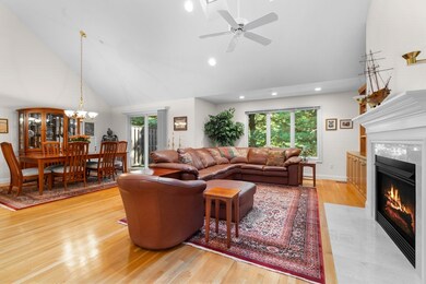 1302 Magnolia Dr, Wayland, MA 01778 - photo 4