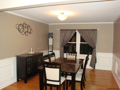 1249 Sandra Ln, Schenectady, NY 12309 - photo 4