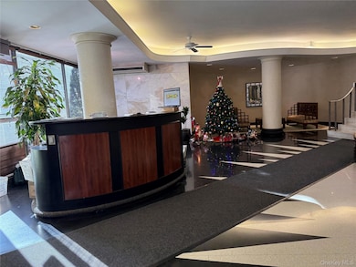 Lakeside Towers unit 10D, Bayside, NY 11361 - photo 4