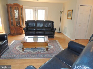 4017 Chetham Way unit 20-209, Woodbridge, VA 22192 - photo 4