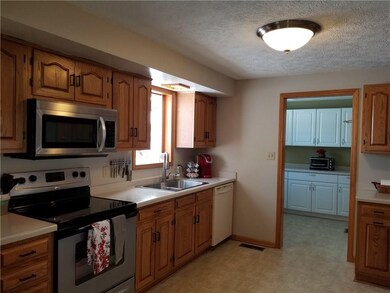 916 S Maureen Rd, Greensburg, IN 47240 - photo 2