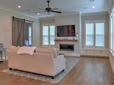 DSC_7697_699_701_702_703