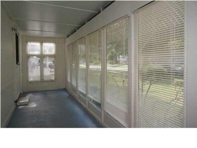 Welcoming Sunroom!
