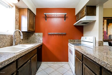 124 Eagle Dr C-001-003-Kitchen-MLS_Size