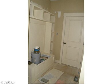 Foyer - Your Landing Zone conveniently just off th