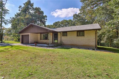 521 Mountain Top Ln, Allentown, PA 18103 - photo 3