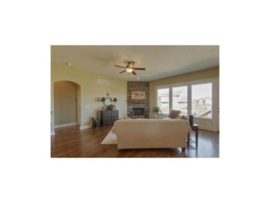 20750 S Skyview Ln, Spring Hill, KS 66083 - photo 3