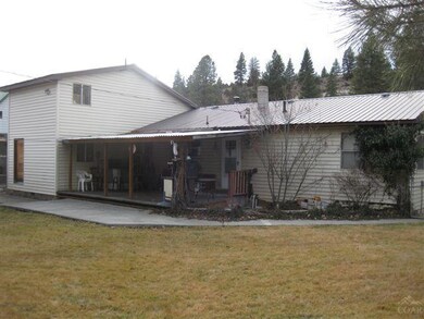 328 N Humbolt St, Canyon City, OR 97820 - photo 2