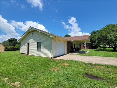 618 S 5th St, Eufaula, OK 74432 - photo 2