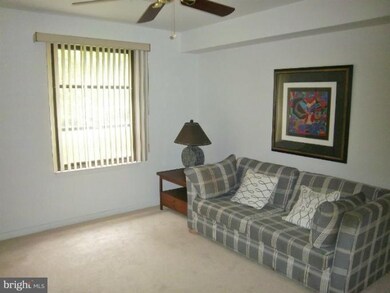 Elmont Condominium unit 111, Baltimore, MD 21215 - photo 4