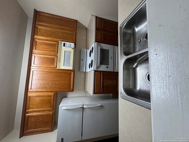 10815 Mathom Landing unit 1, Universal City, TX 78148 - photo 6