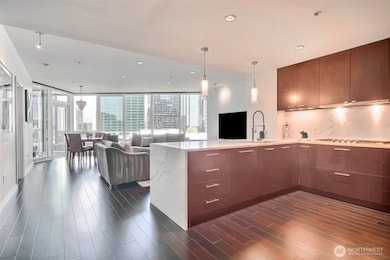 Bellevue Towers unit 1006, Bellevue, WA 98004 - photo 4