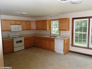 Kitchen - Very large kitchen with large eat in are