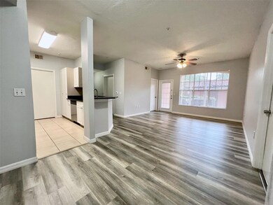 5566 Metrowest Blvd unit 2-105, Orlando, FL 32811 - photo 7