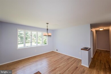 5712 Oakland Rd, Sykesville, MD 21784 - photo 5