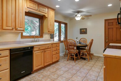 1376 Kingsgate Rd.