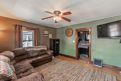 1532 5th Ave_004