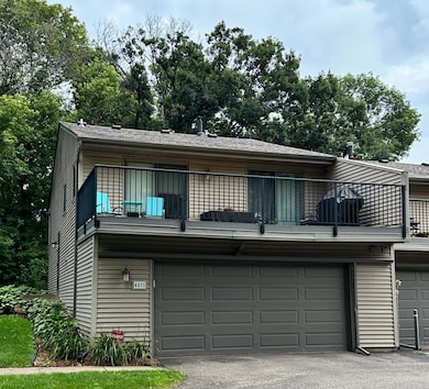 4371 Arden View Ct, New Brighton, MN 55112 - photo 2