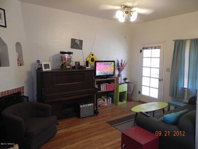 Living area 1222