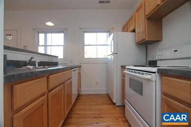 211 5th St SW, Charlottesville, VA 22903 - photo 4