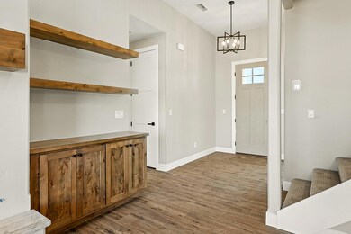 1918 Oak Spring Cir-13