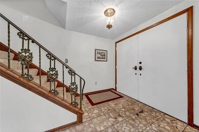 241 Selkirk Dr, North Tonawanda, NY 14120 - photo 3