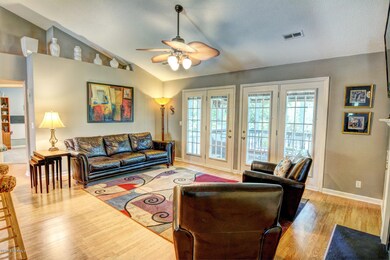 4718 Woods Edge Rd Wilmington-large-006-