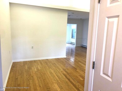 2 Berkshire Ct, Red Bank, NJ 07701 - photo 4