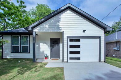 1016 Pine St, Bonham, TX 75418 - photo 2