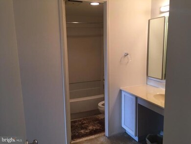 The Rotonda unit 817, McLean, VA 22102 - photo 4