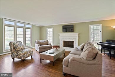 9111 Meadowcreek Ln, Lorton, VA 22079 - photo 7