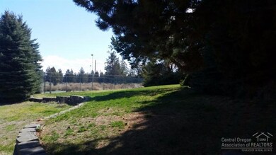 3698 SW Helmholtz Way, Redmond, OR 97756 - photo 6