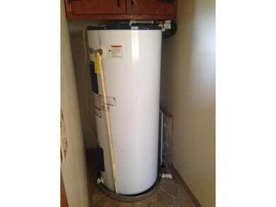 102 Dalewood Dr, Johnson City, TN 37601 - photo 7