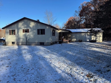 2512 S Sportsman Dr, White Cloud, MI 49349 - photo 4