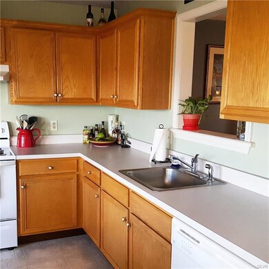 338 S Oak St, Freemansburg, PA 18017 - photo 3