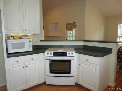 Built-in appliances, stove, dishwasher