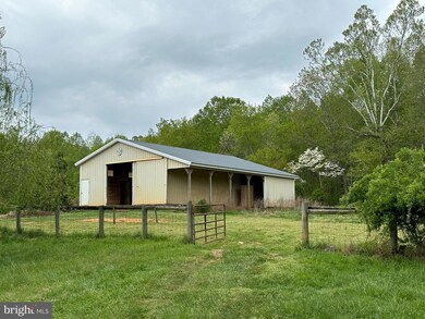 4 Castle Rock Ln, Castleton, VA 22716 - photo 2
