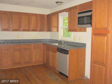 9860 Wellhouse Dr, White Plains, MD 20695 - photo 7