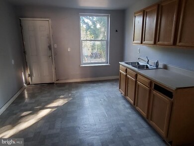 613 N Dukeland St, Baltimore, MD 21216 - photo 5