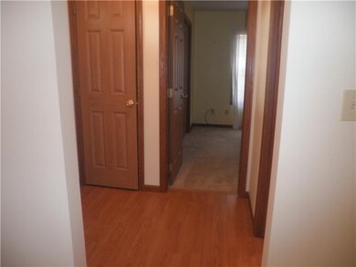 Entry/Foyer.