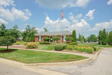 10704 Providence Dr, Louisville, KY 40291 - photo 4