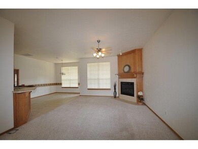 512 Loyd Ln, Moore, OK 73160 - photo 3